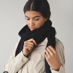 lululemon Snow Amazing Neck Warmer/Scarf 2 in 1